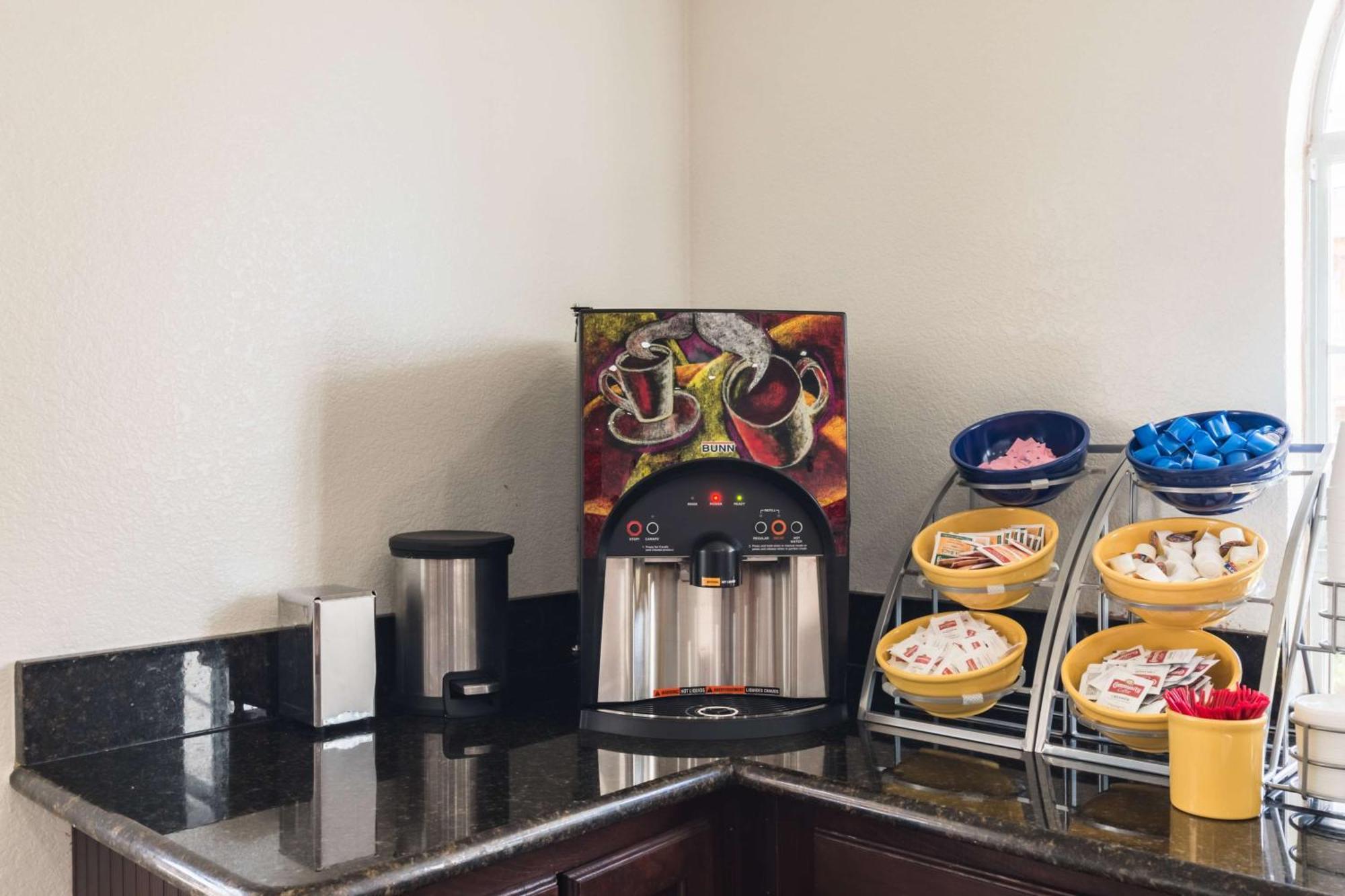 Motel 6 Alvarado Tx Екстер'єр фото